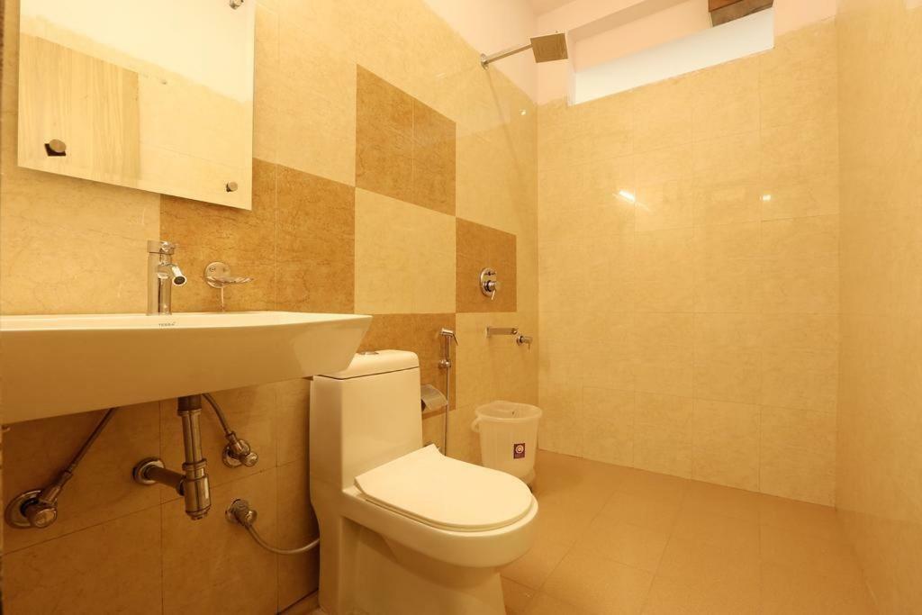 Hotel Wti Airport Grand Delhi Нью-Дели Экстерьер фото